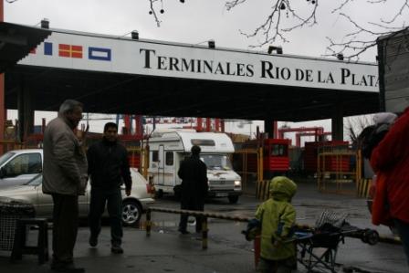 BIK-Theos Ausfahrt aus dem Hafen